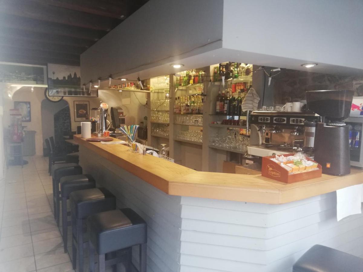Bar Times Square Hotel Vienne Kültér fotó